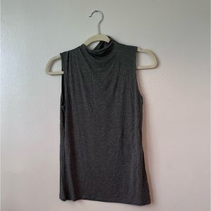 Halogen gray cowl neck tank. EUC. Casual.